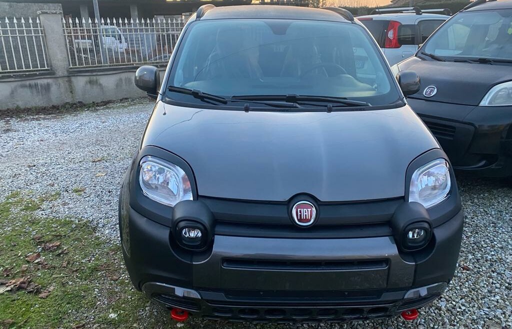 Fiat Panda hybrid Cross pronta consegna Nuove, km0 e aziendali